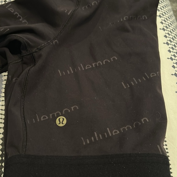 lululemon athletica black Fitted Crop Top size 8, logo design - Picture 10 of 10